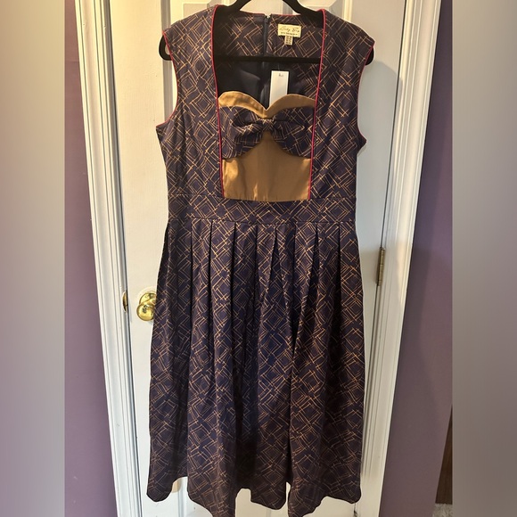 Lindy Bop dress - Picture 1 of 3